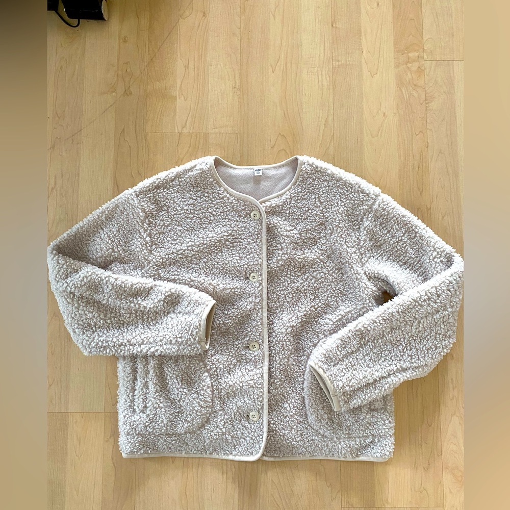 UNI Qlo Sherpa jacket